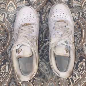 White and hold AF1